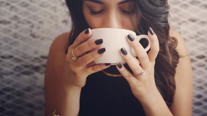 Brauner Nagellack: Diese Töne sind im Frühjahr 2021 Trend