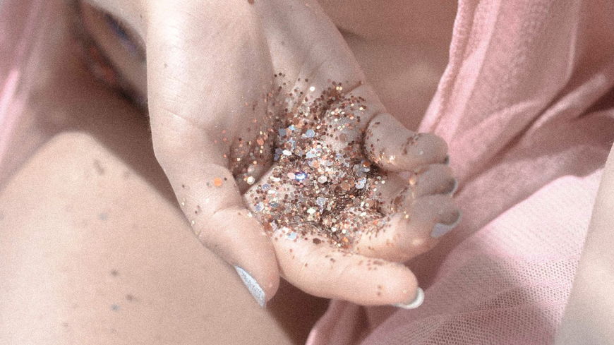 Nagellack-Trend 2022: An diesen Shimmer Nails kommt niemand vorbei