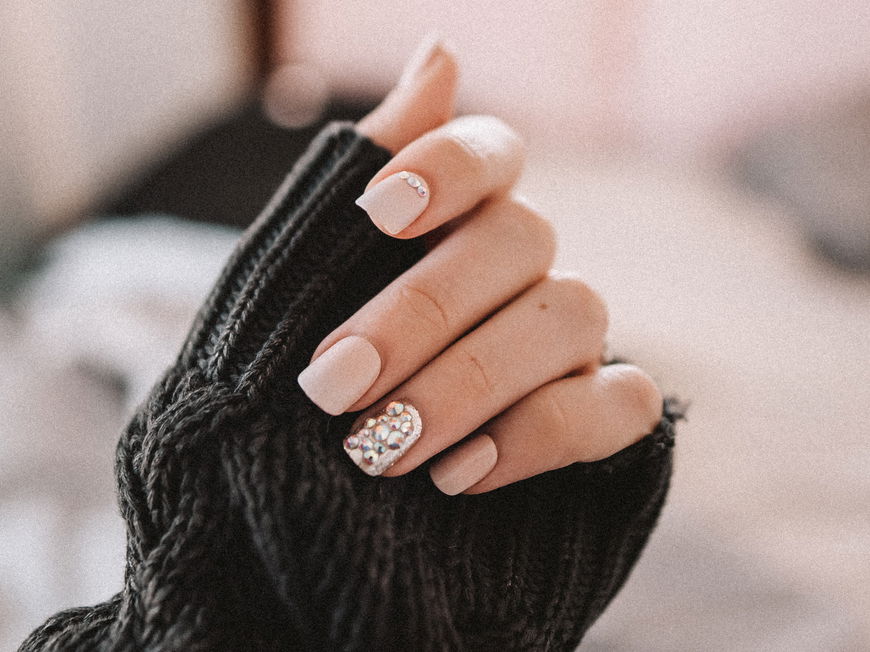 Nagellack entfernen ohne Nagellackentferner: SO klappt es