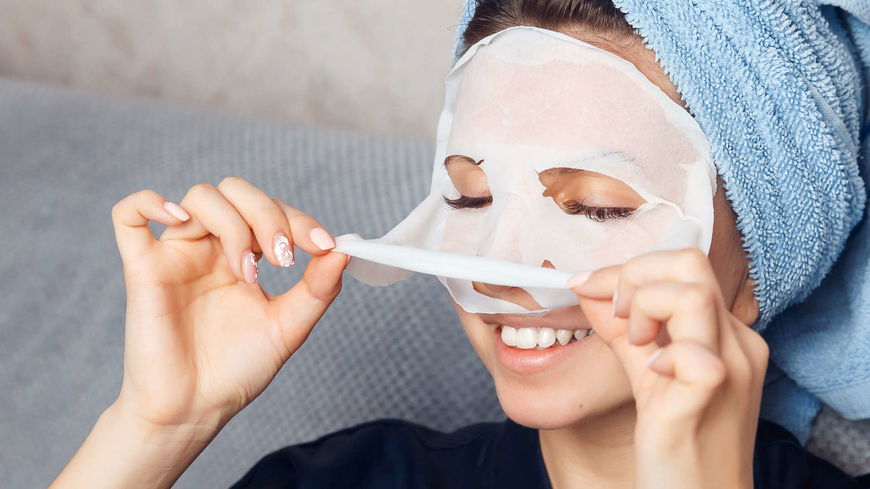 Die besten 3 Tuchmasken aus der Drogerie