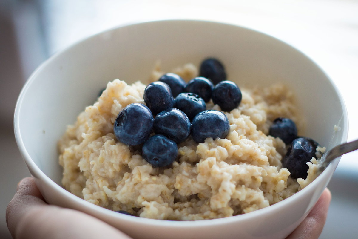 Porridge mit Blaubeeren