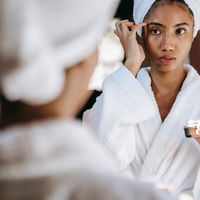 Augenschatten kaschieren: Diese 5 günstigen Concealer decken perfekt ab