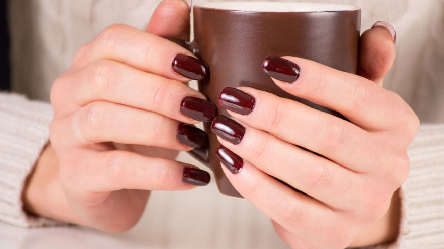 Nagel-Trends 2022: Diese 7 Lacke in Mocha sind jetzt trendy