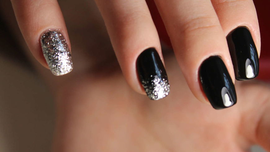 Nagellack-Trend 2022: Galaxy Nails sind jetzt mega angesagt