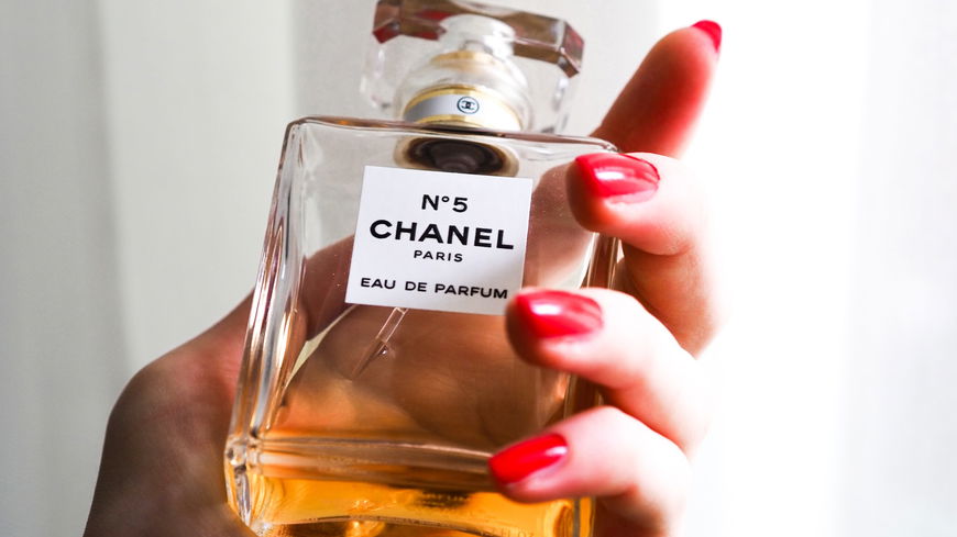 Parfum-Trend 2022: 4 Düfte, für die du Komplimente bekommen wirst