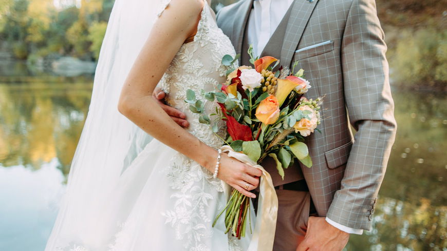 Hochzeit 2022: 7 Tipps für eine günstige Hochzeitsfeier