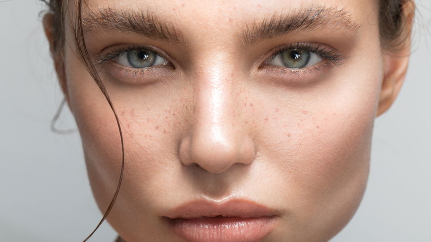 Augenbrauen-Trend 2022: Perfekt geformte Brauen durch Brow Lifting