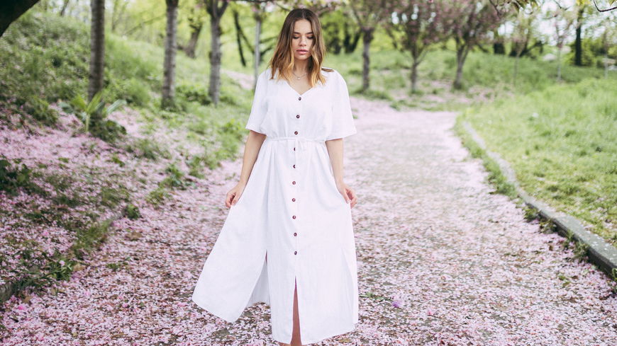 6 Kleider für den Frühling, die perfekt für Curvy-Frauen sind