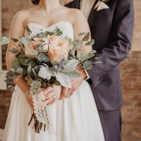 Hochzeit 2022: 4 besonders schöne Curvy-Kleider fürs Standesamt