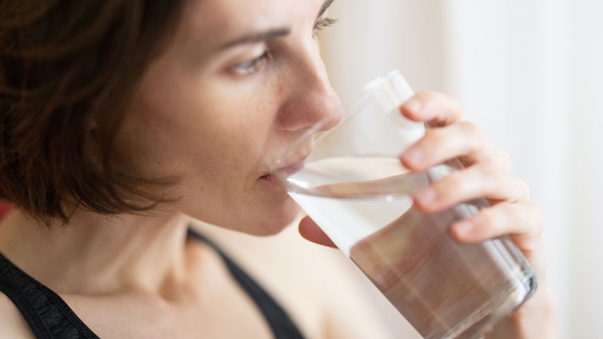 Gesundheit: Diese 4 Dinge passieren, wenn du zu viel Wasser trinkst