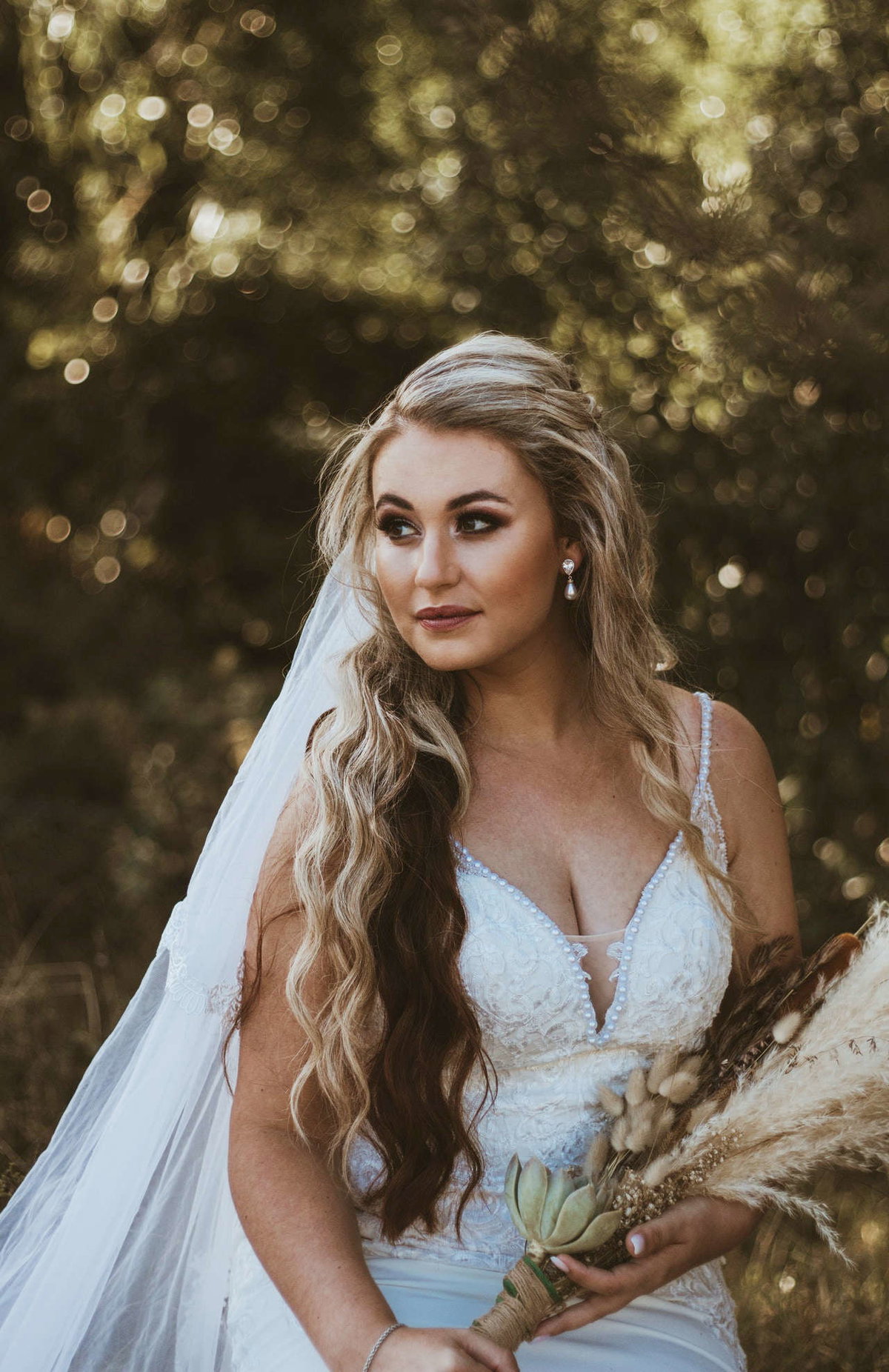 Braut blond curvy sexy