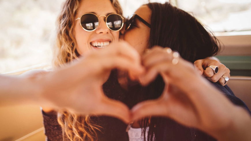 Beziehung: 4 Anzeichen, dass du Frauen liebst