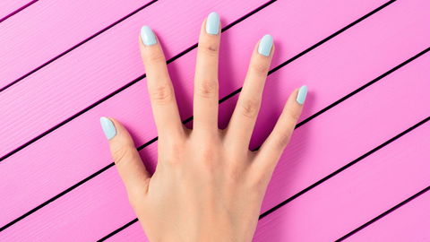 Nagellack-Trends 2022: Diese 5 hellen Farben sind im Sommer angesagt