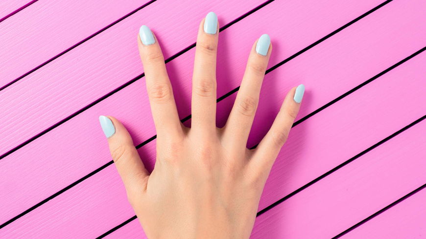 Nagellack-Trends 2022: Diese 5 hellen Farben sind im Sommer angesagt
