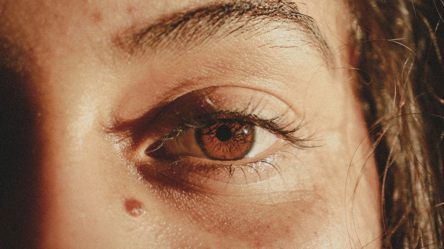 Wimpern-Trend 2022: 4 natürliche Beauty-Tipps für dichtere Lashes