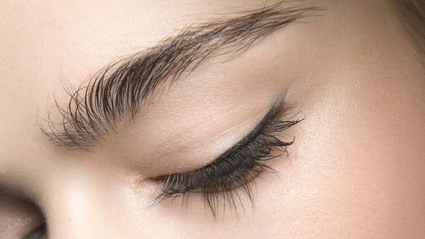 Diese 5 günstigen Mascaras aus der Drogerie überzeugen auf ganzer Linie