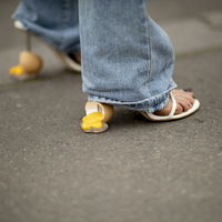 Schuh-Trends 2022: Diese 5 Sandalen lassen breite Füße schmaler wirken