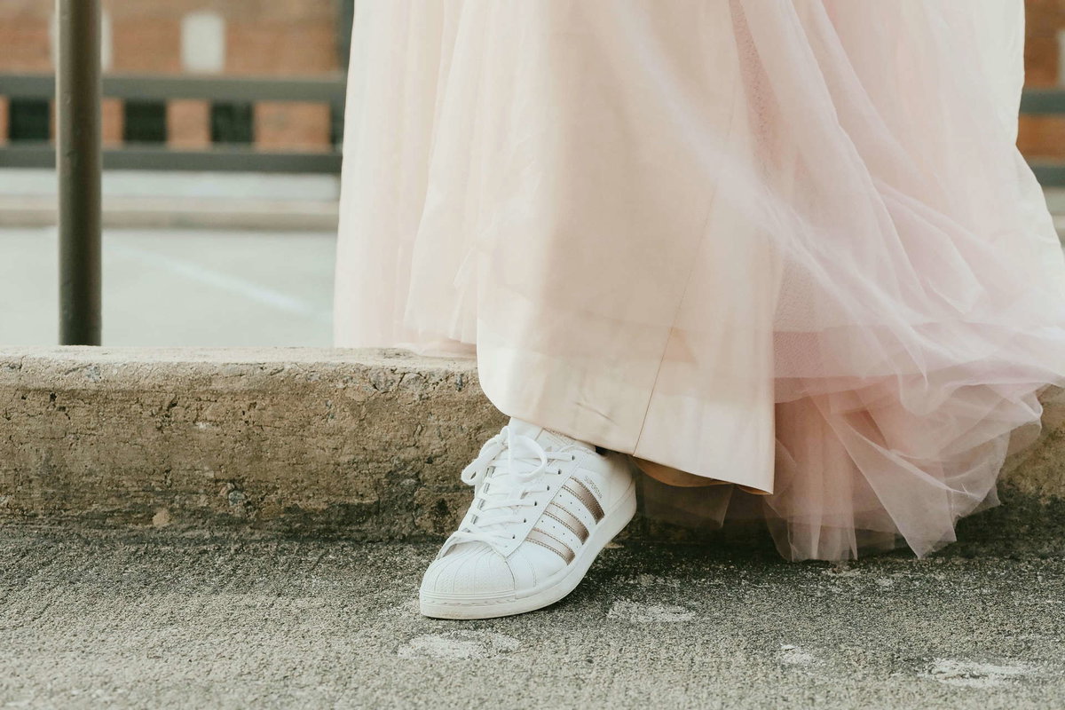 Sneaker Brautkleid