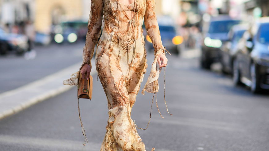 Mode-Outfits 2022: Diese 5 Kleider mit langen Armen sind jetzt angesagt