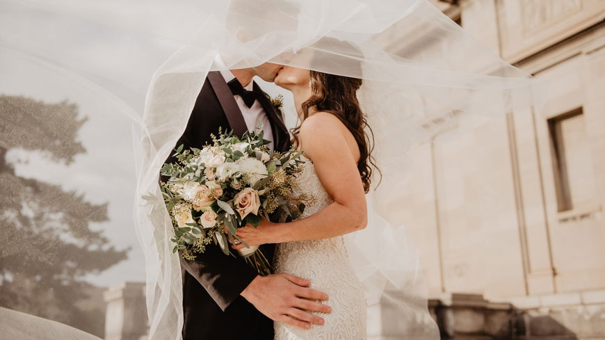 Hochzeit 2022: Diese 5 Brautkleider sind echte Figurschmeichler