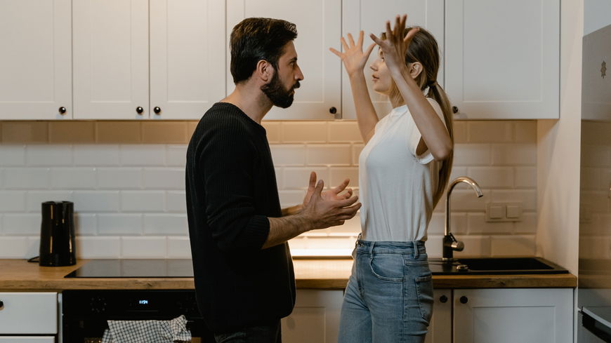 Harmloser Flirt oder Affäre – ab wann geht man fremd?