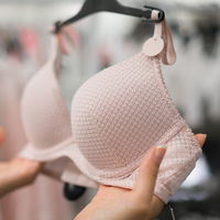 Unterwäsche-Trends 2022: Diese 5 BHs werden Curvy-Frauen lieben