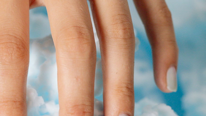 Nagel-Trends 2023: Alle Influencerinnen fahren gerade auf "Aura Nails" ab