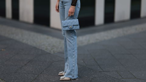 Mode-Trends 2023: Jeans müssen jetzt SO aussehen, um wirklich angesagt zu sein