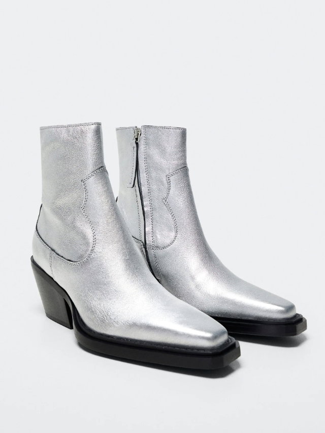 Silberne Stiefel von Mango