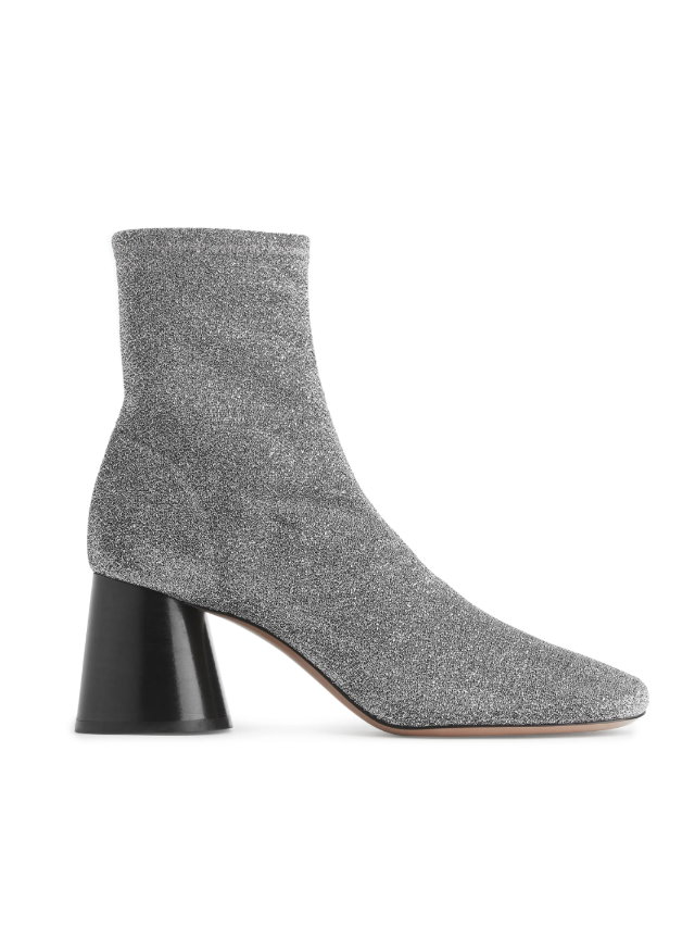 Glitzernde Stiefel von Arket