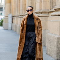 Mode-Trends 2023: Fake Fur Mäntel müssen SO aussehen, um jetzt wirklich angesagt zu sein  