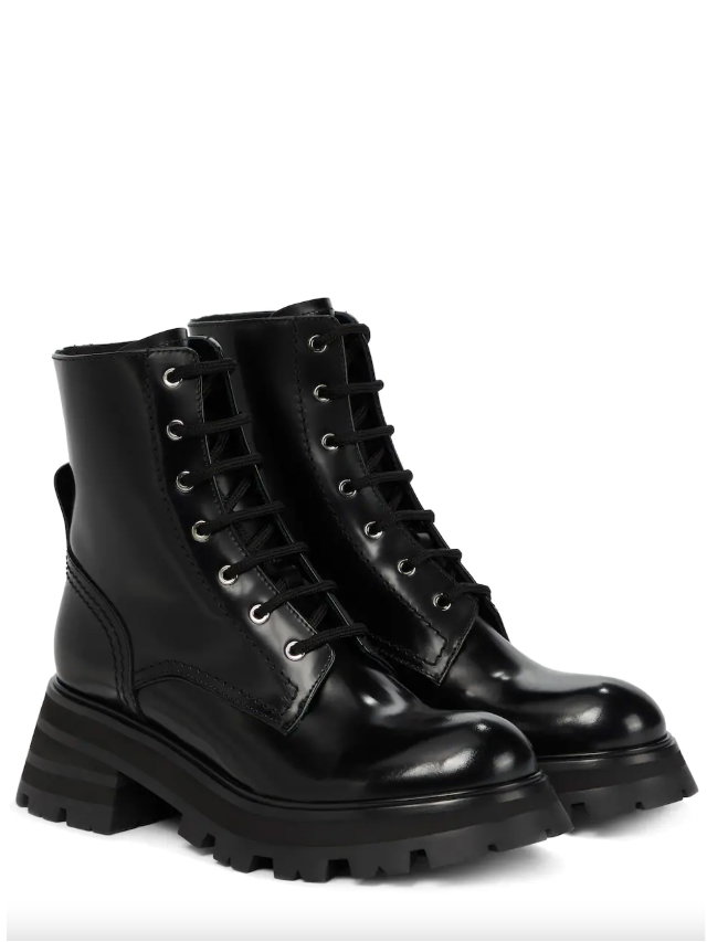 Sitefel von Alexander McQueen
