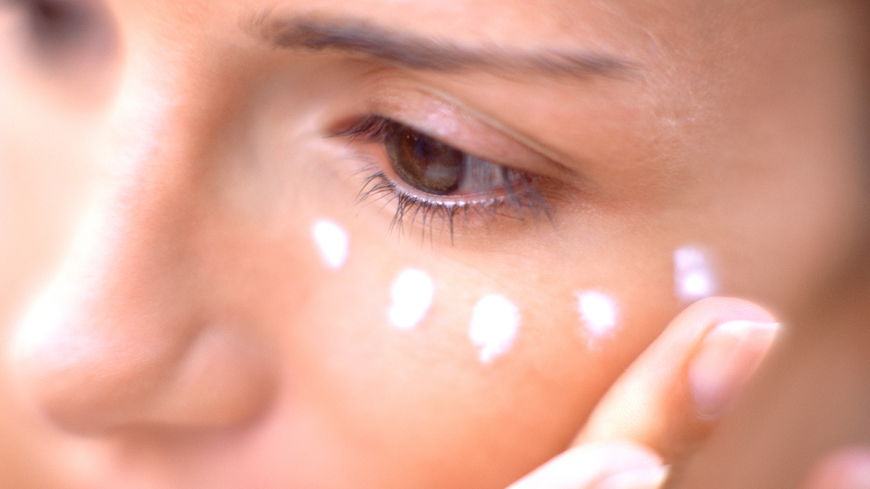 Hyaluron Augencremes: Die besten Produkte für glattere Haut