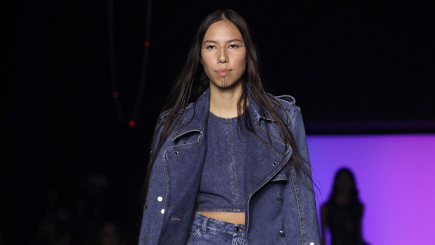 Wer Jeans SO trägt, liegt wirklich 2023 wirklich im Trend