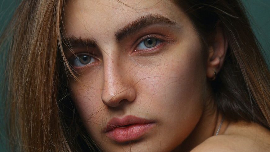 Volle Brauen: Auf dieses Beauty-Produkt schwört unsere Redakteurin immer