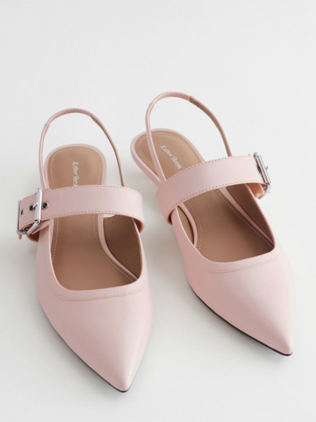 Slingback-Pumps mit Kitten Heel