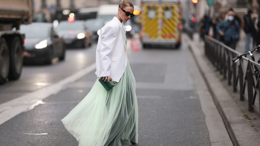 Kleid mit Blazer kombinieren: Die besten Tipps für einen stylischen Look