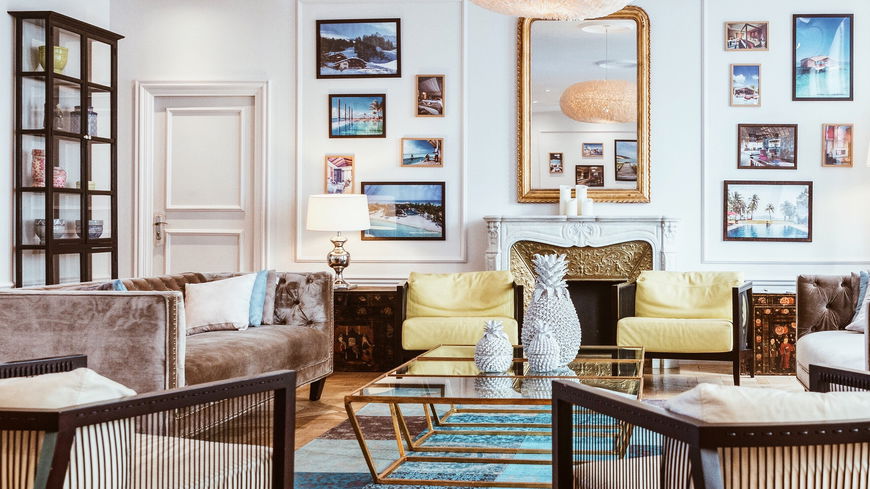 Stilvolles Wohnzimmer: Wie finde ich die passenden Bilder für die Wand?