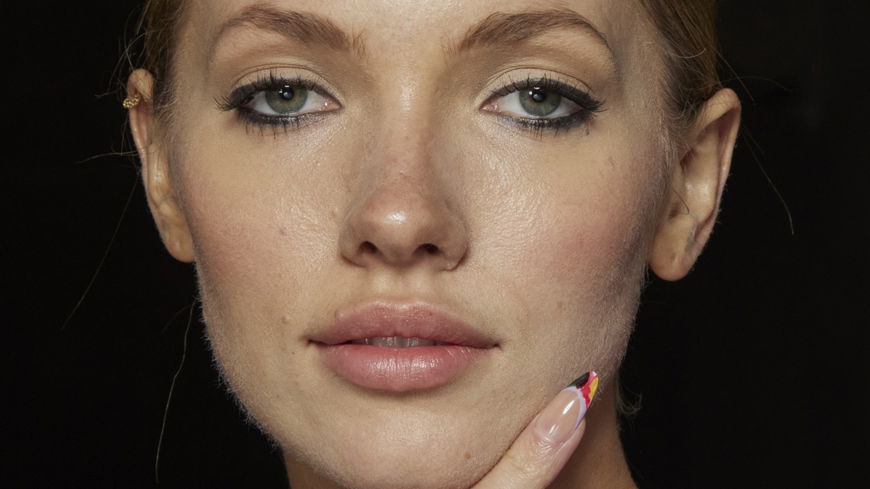 Nagel-Trend 2023: "Bold French Tips" machen deine Maniküre zum Eyecatcher