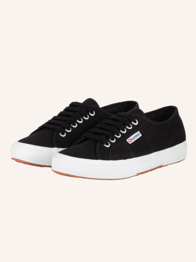 Sneaker von Superga