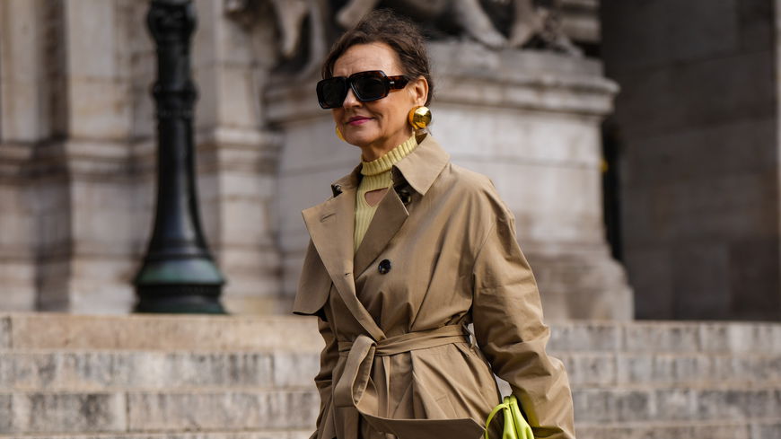 Die schönsten Trenchcoats für Frauen ab 50