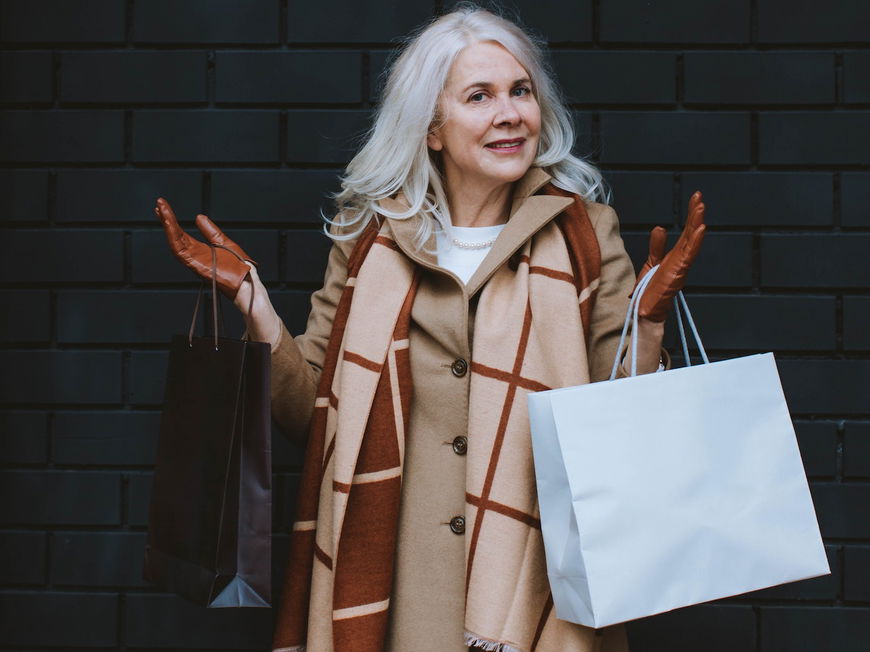 Frau älter Shopping