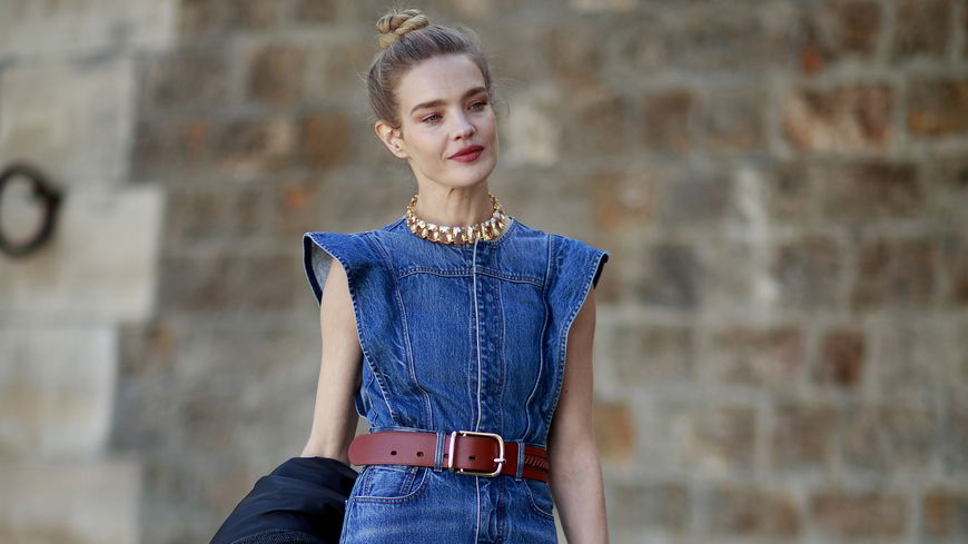 Jeanskleid kombinieren: So stylst du die Trend-Modelle immer stilvoll