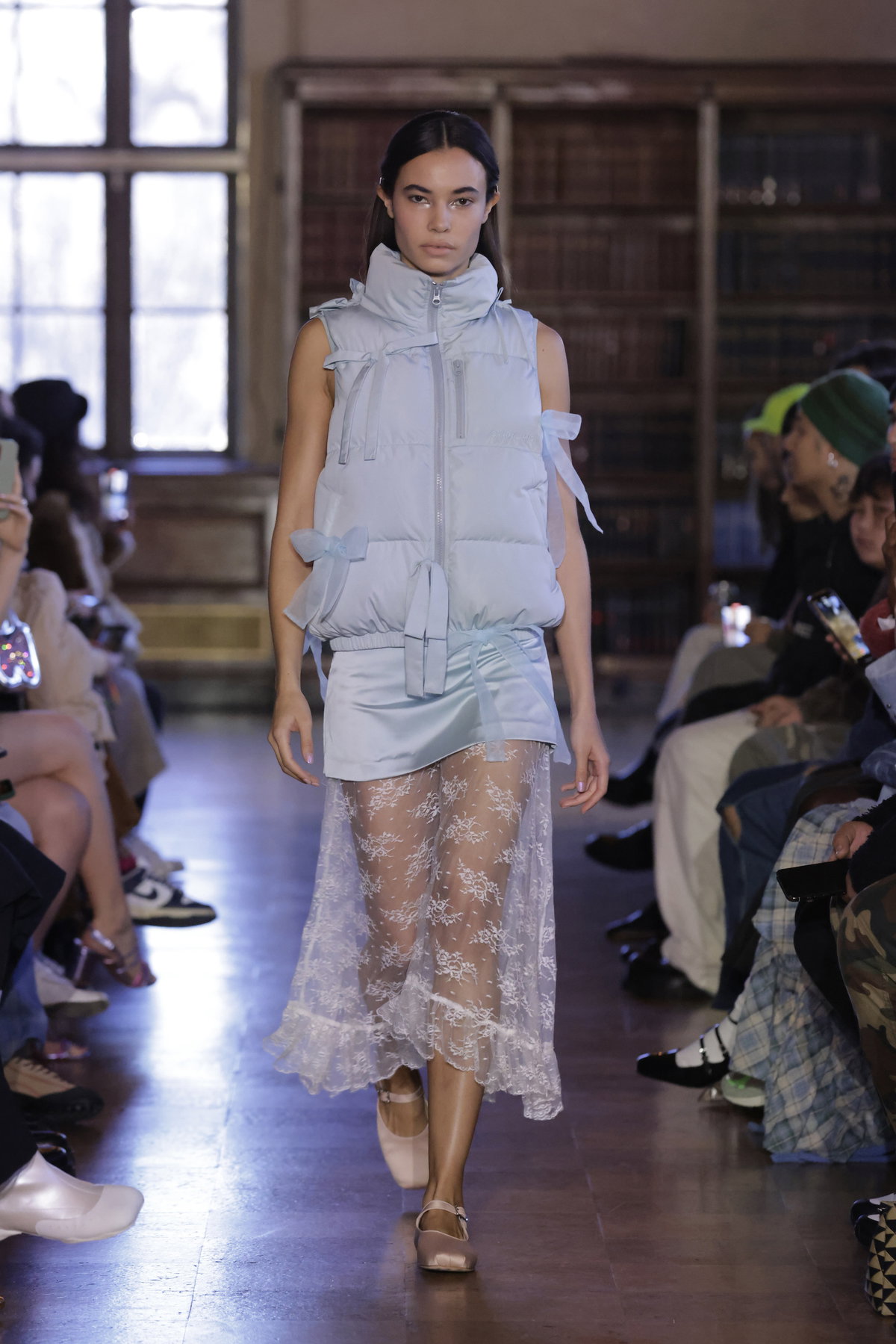 Sandy Liang Herbst Winter 2023 Runway
