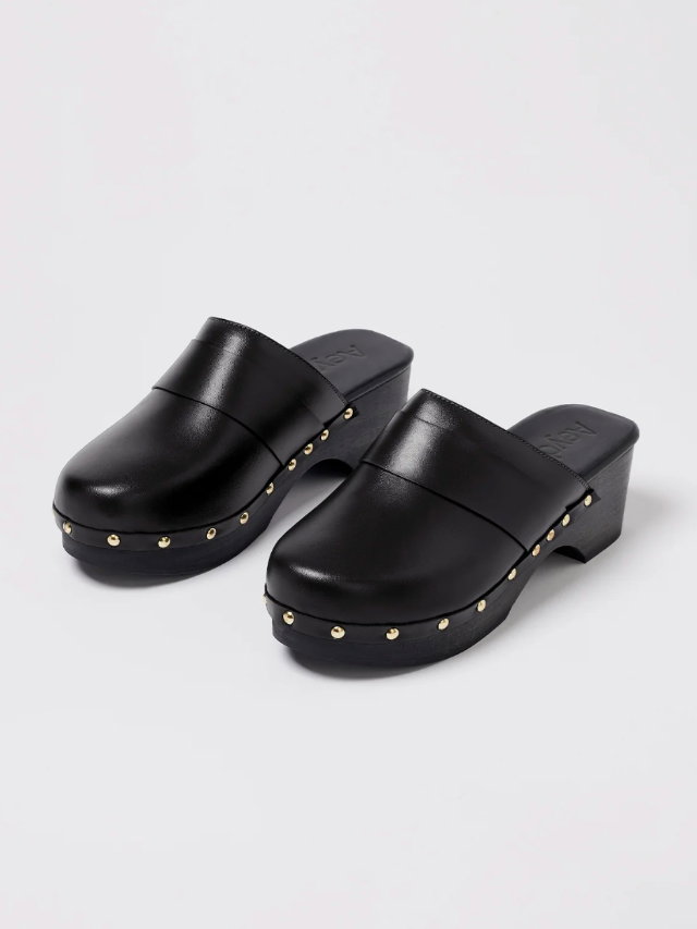 Schwarze Clogs