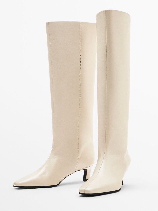 Beigefarbene Stiefel