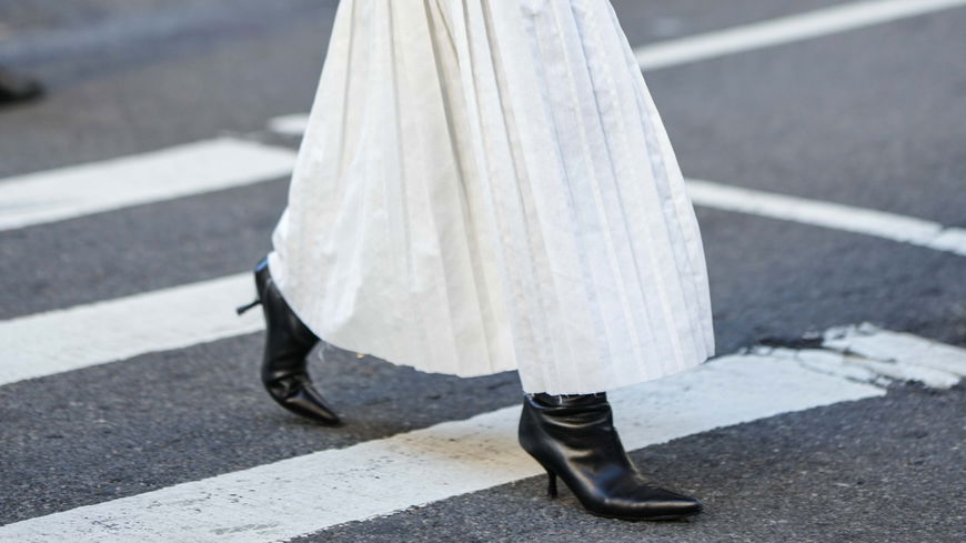 5 Trend-Schuhe, die Streetstyle-Profis im Frühling zu Maxiröcken kombinieren