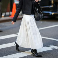 5 Trend-Schuhe, die Streetstyle-Profis im Frühling zu Maxiröcken kombinieren 