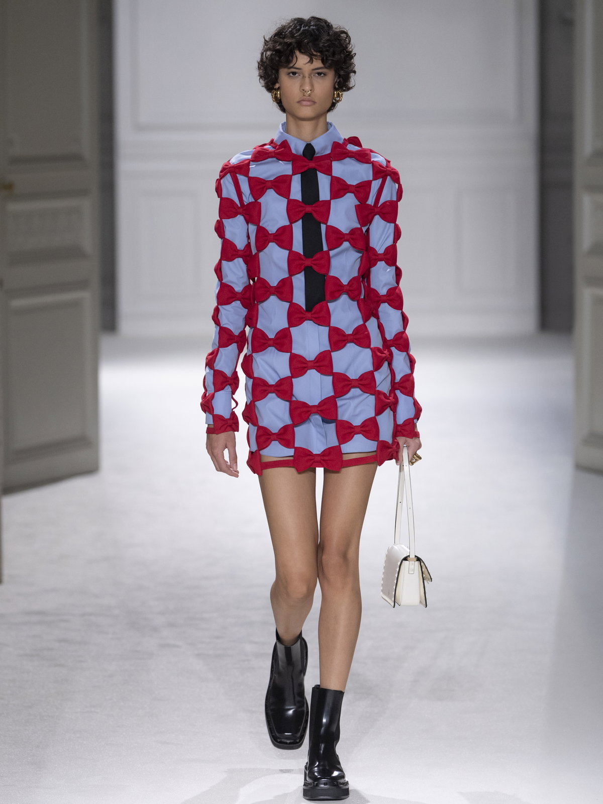 Valentino Herbst Winter 2023 Runway