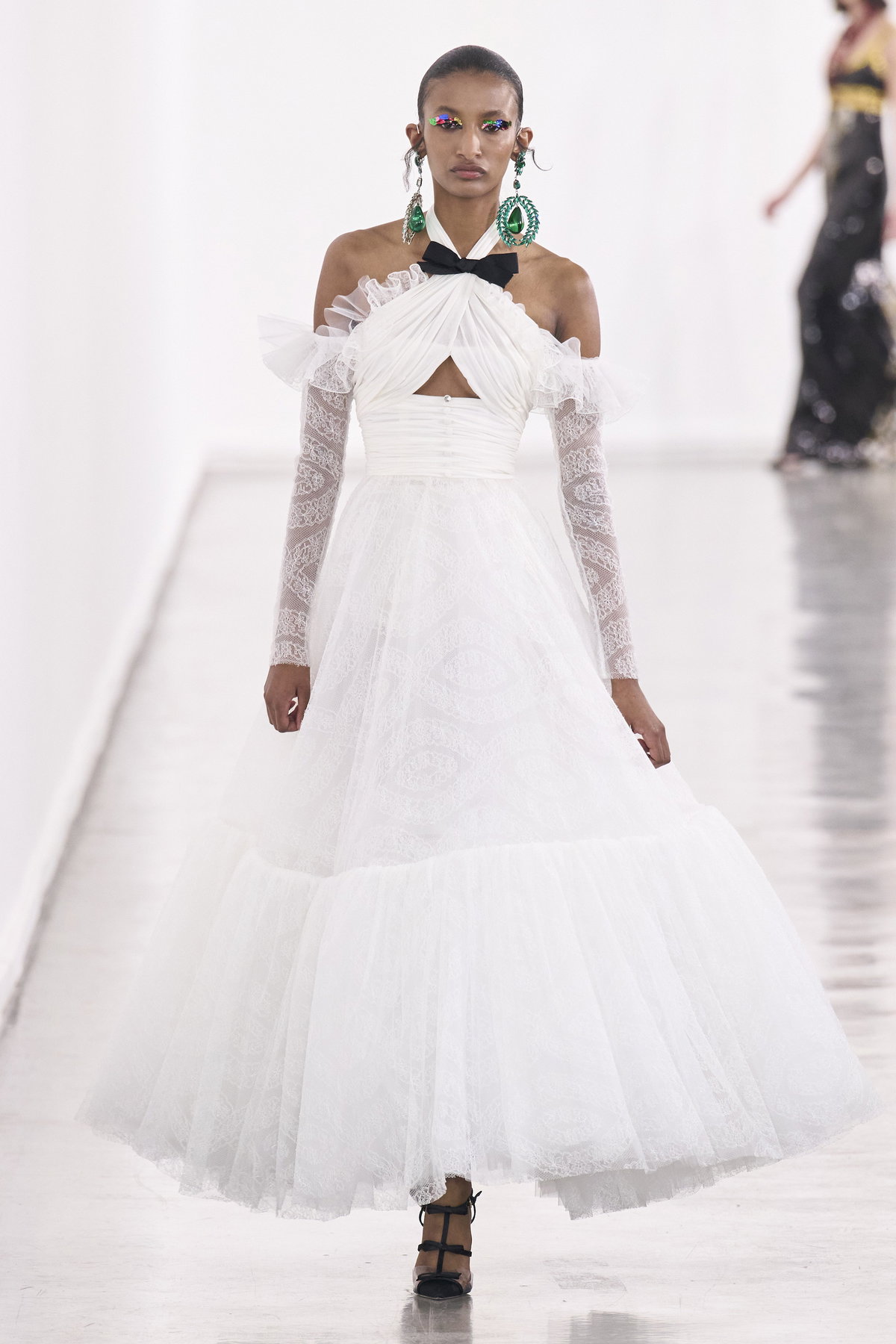 Giambattista Valli Herbst Winter 2023 Runway